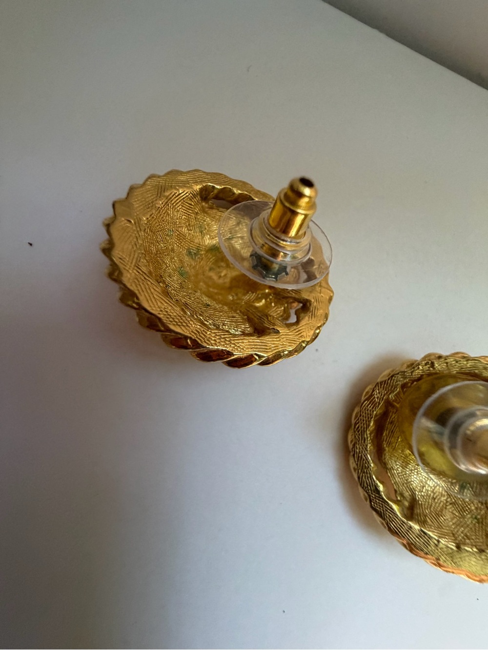 Vintage 80s Gold Tone Lion Head Statement Stud Earrings Twisted Rope Medallion - Picture 9 of 12